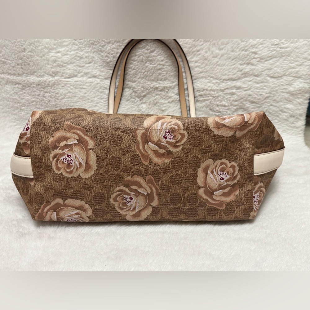 Coach Market Tote in Signature Rose Print Bag - Picture 6 of 11